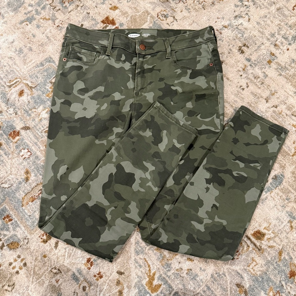Old Navy Rockstar Super Skinny Camo Jeans – Women’s 12 Mid-Rise